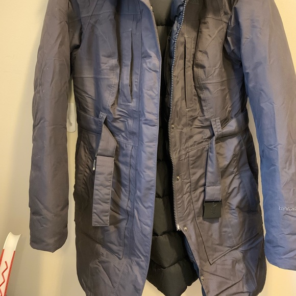 Small women’s North face parka in dark grey - Picture 2 of 8
